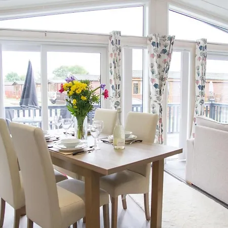 Penny With Hot Tub Villa *