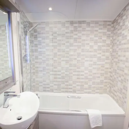 Villa Penny With Hot Tub