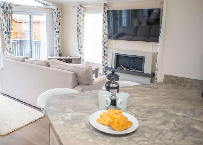 Penny With Hot Tub Willa Malton